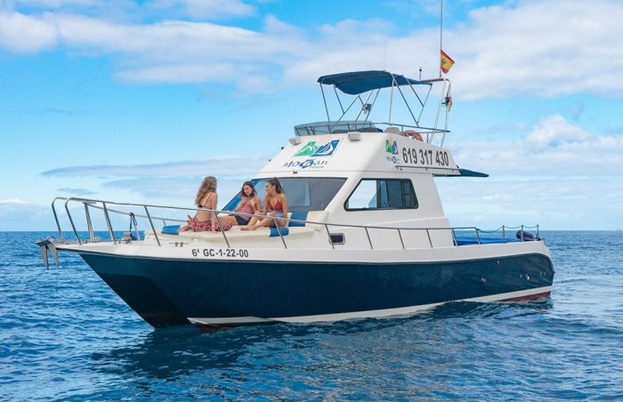 Half Day Exclusive Boat: Snorkeling & Cave Tour